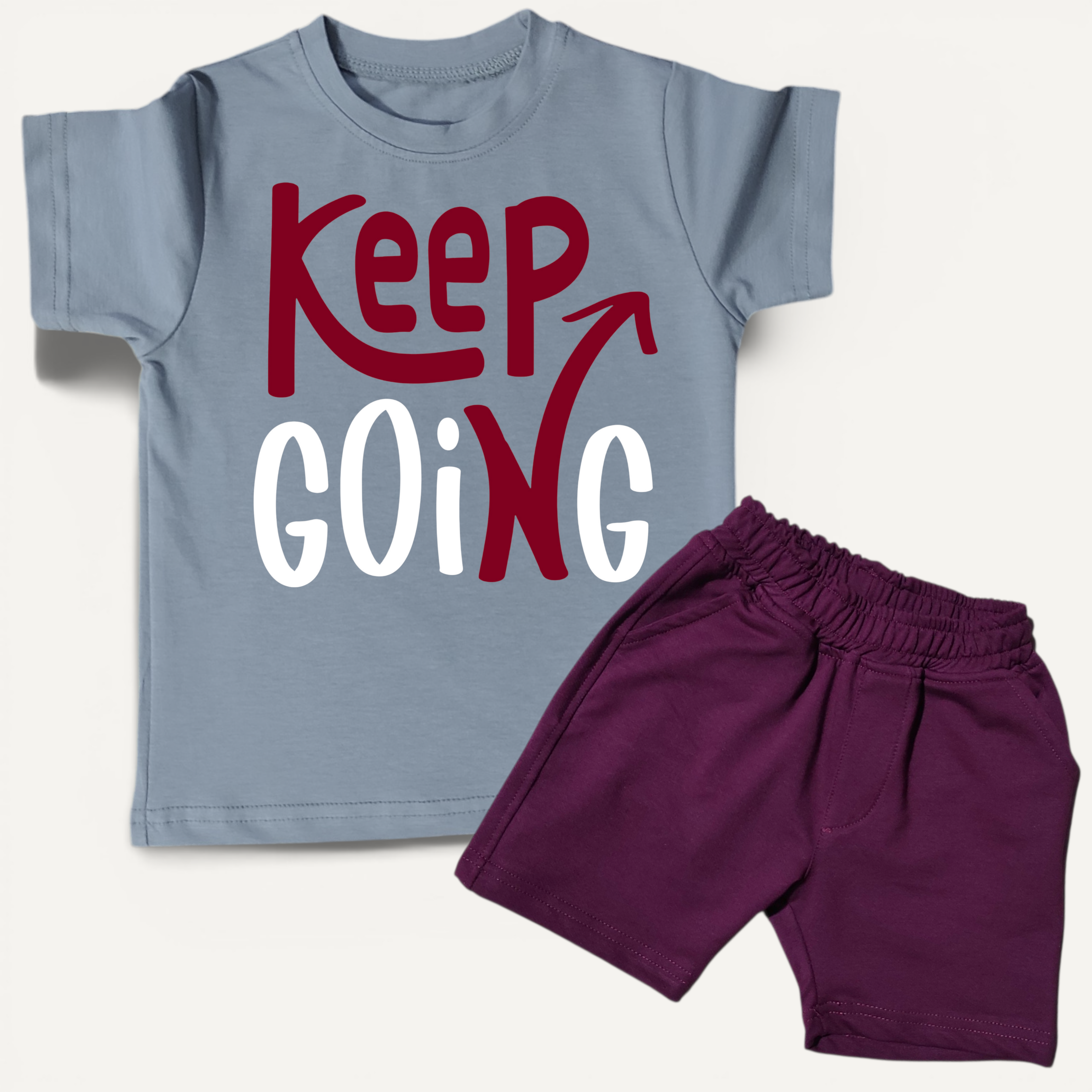 طقم رمادي في برجندي