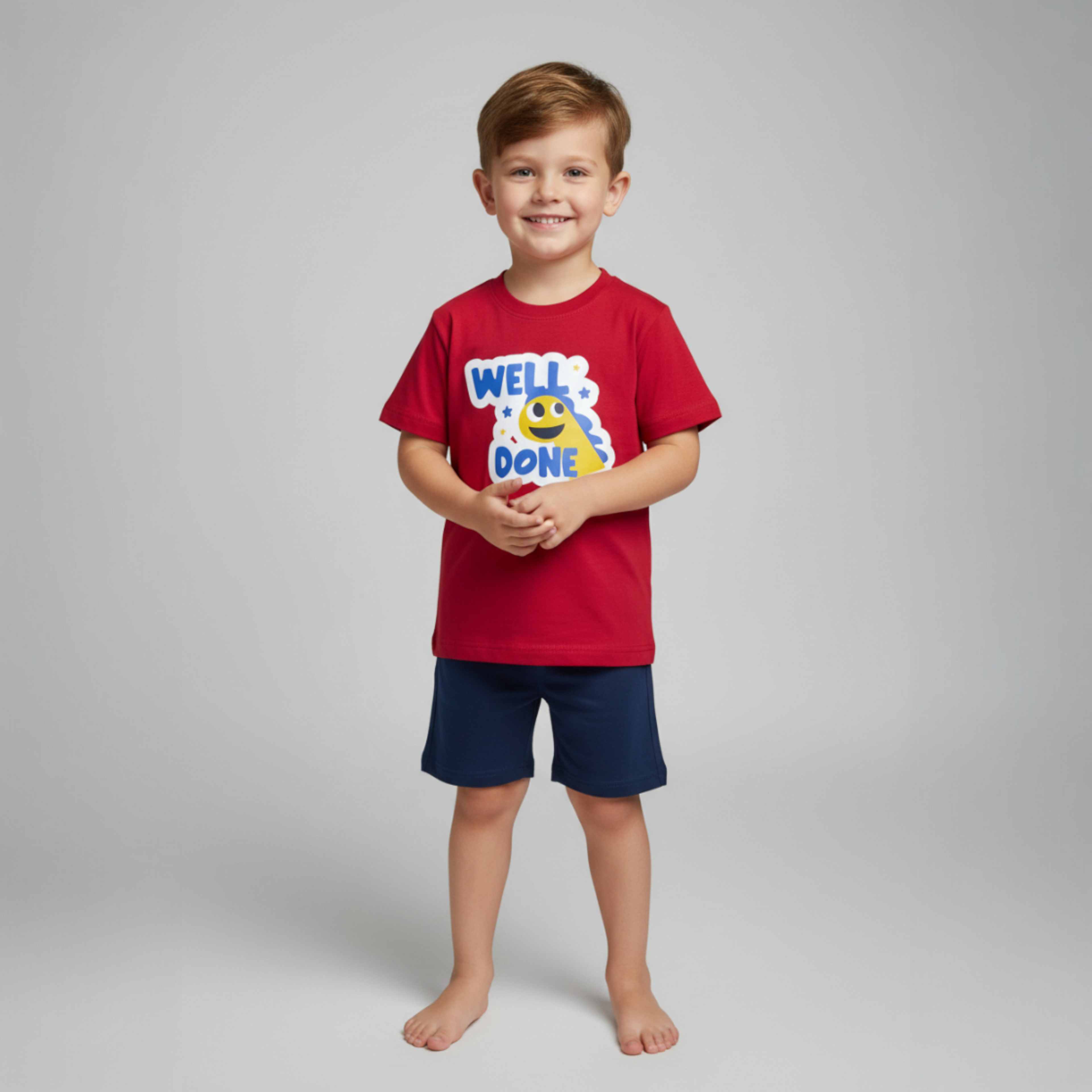 طقم احمر في كحلي